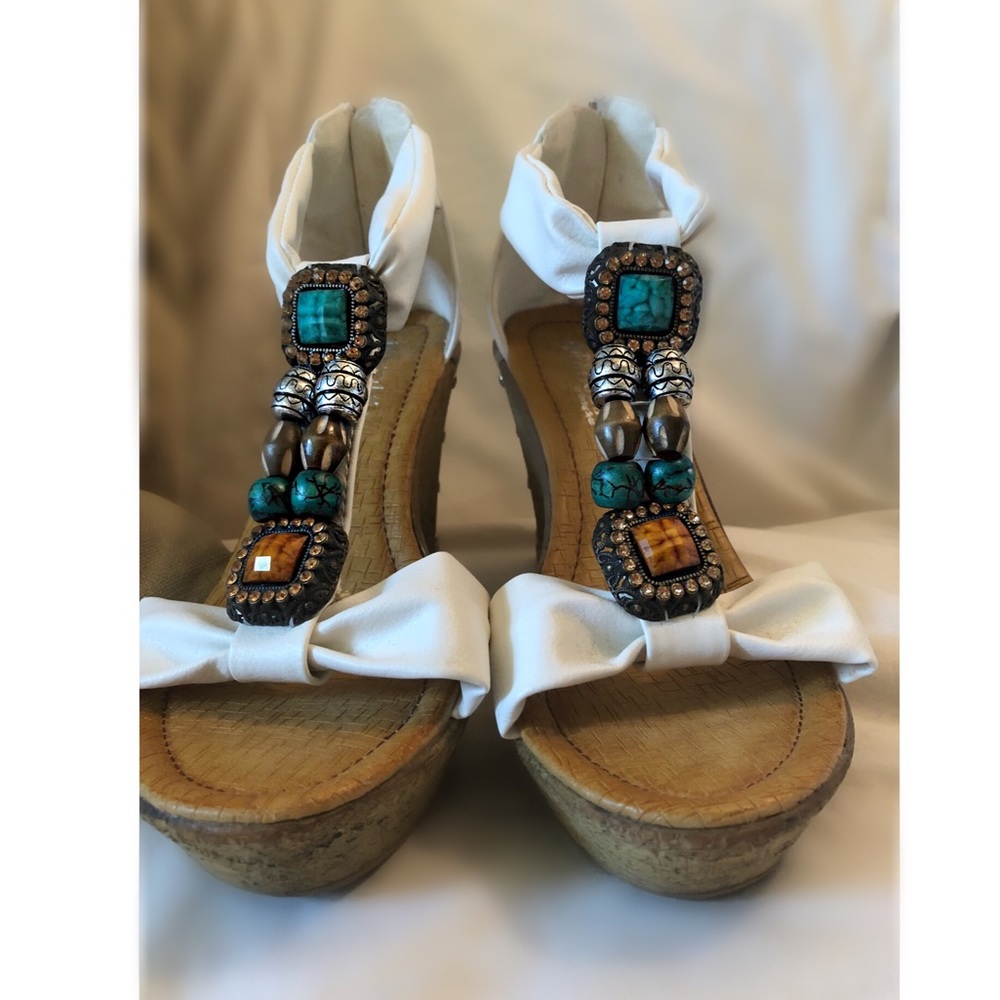 SOLD✔️🎁 Patrizia Wedges sold